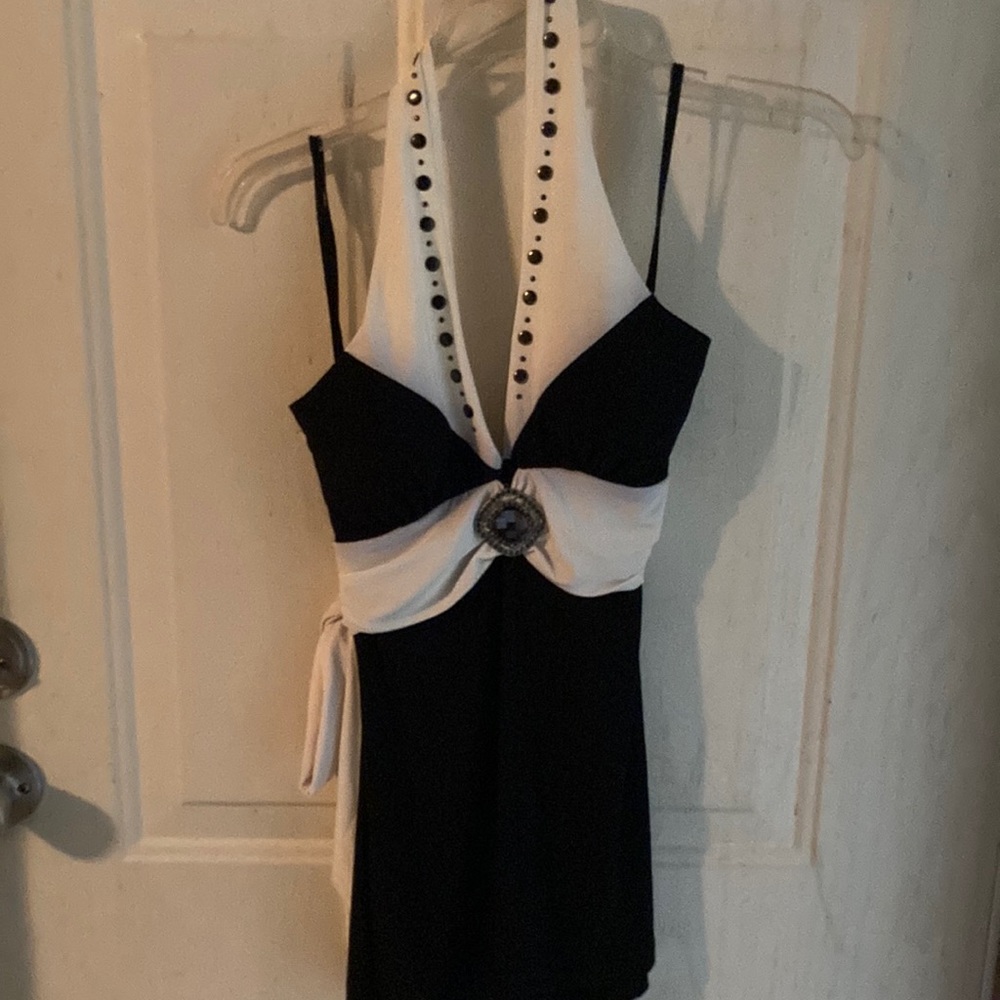 Pretty dress shirt. Size Medium